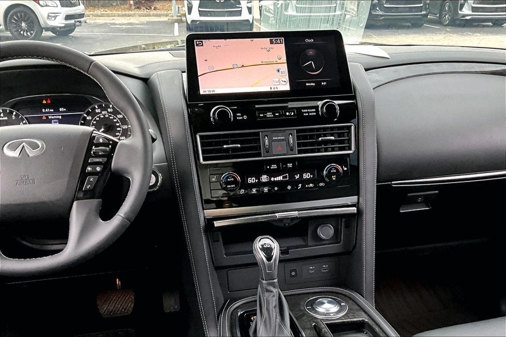 2023 INFINITI QX80 LUXE