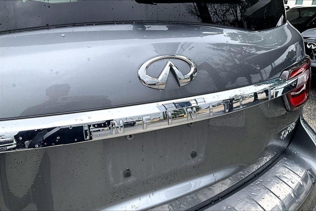2021 INFINITI QX80 LUXE