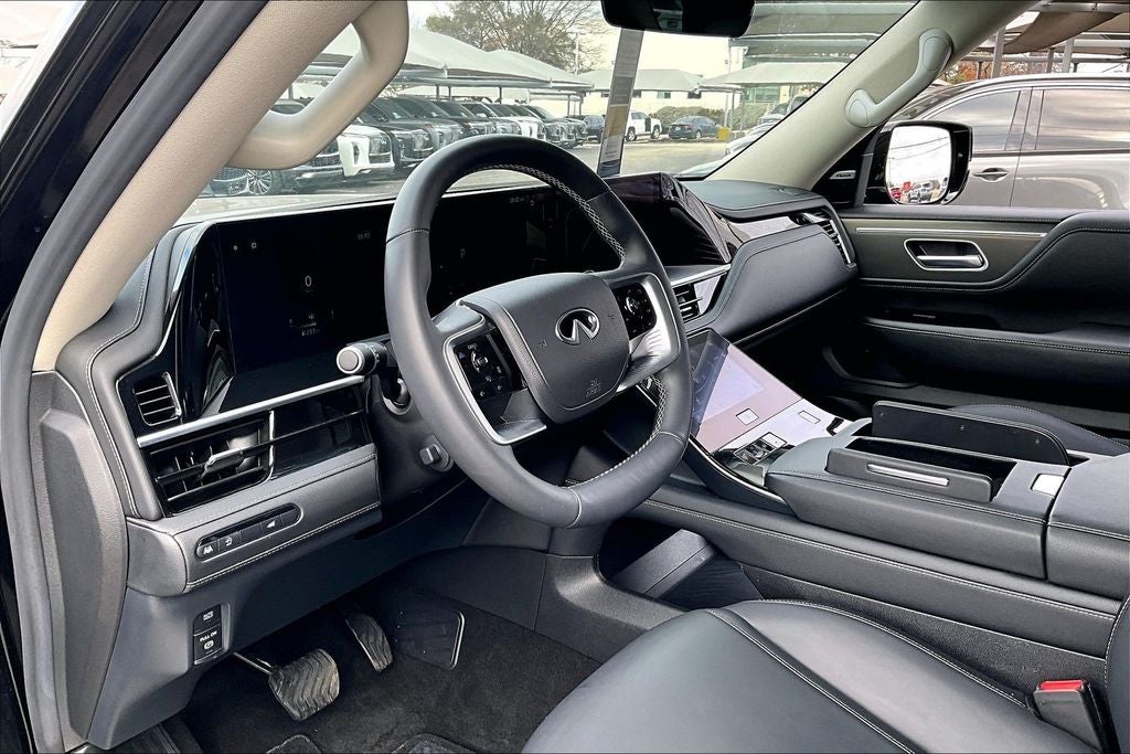 2025 INFINITI QX80 PURE