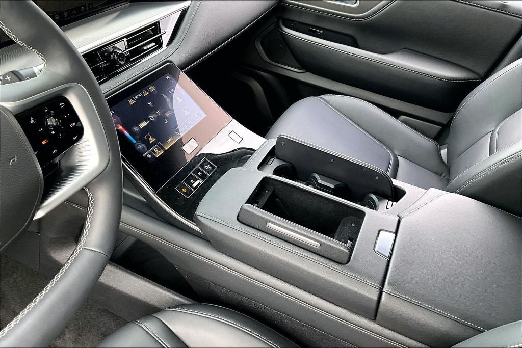 2025 INFINITI QX80 PURE