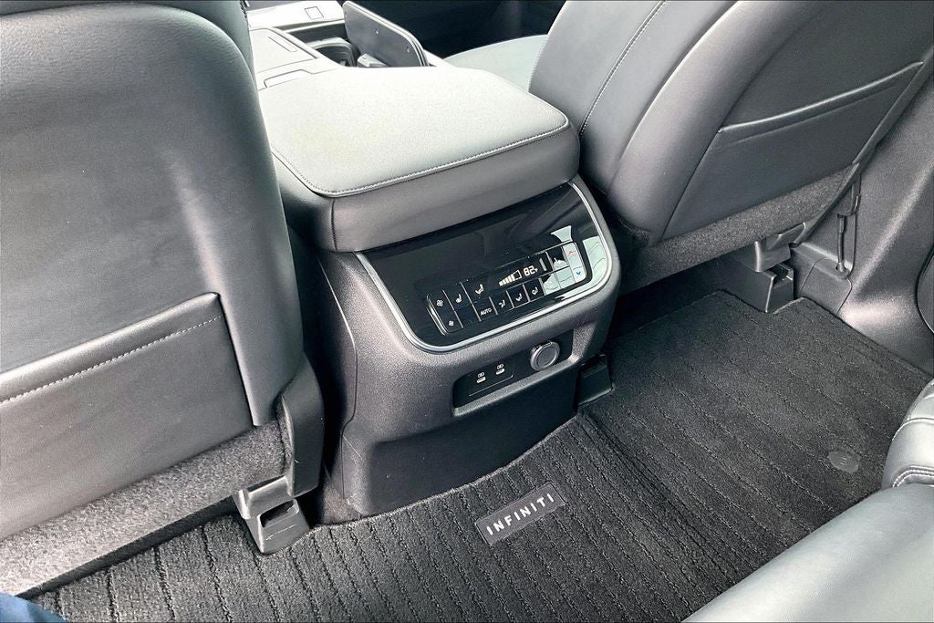 2025 INFINITI QX80 PURE