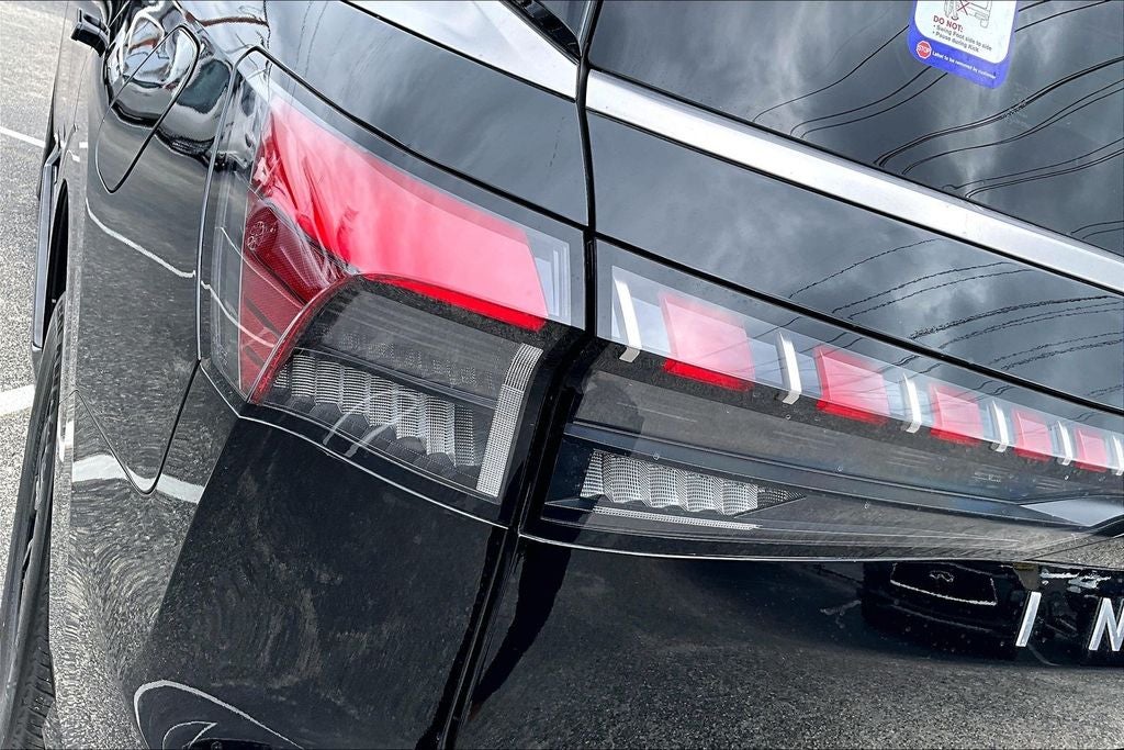 2025 INFINITI QX80 PURE