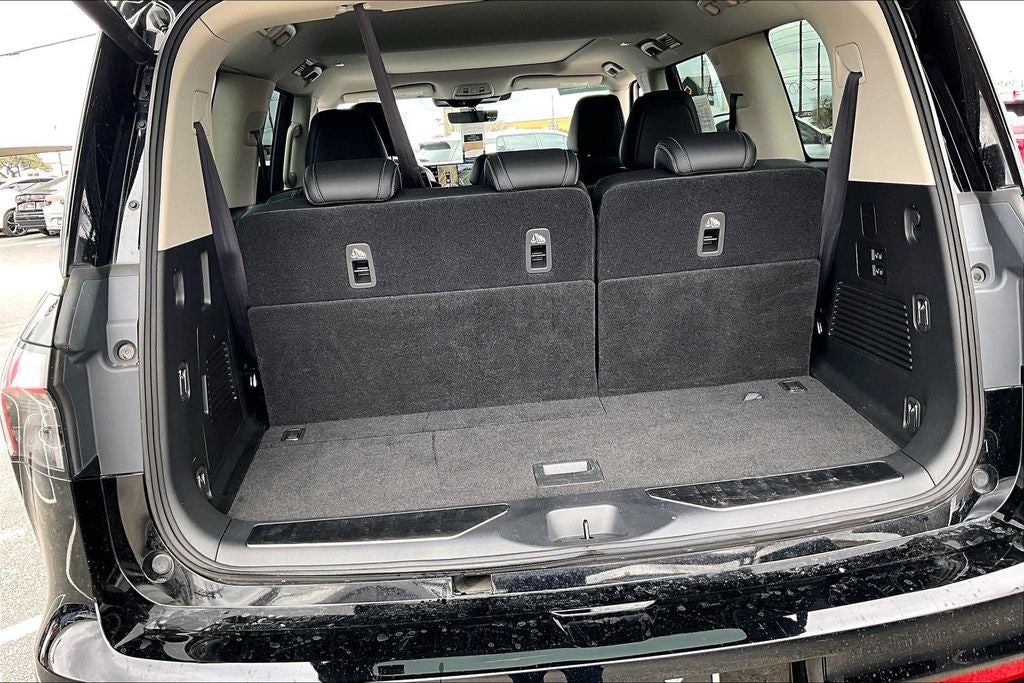 2025 INFINITI QX80 PURE