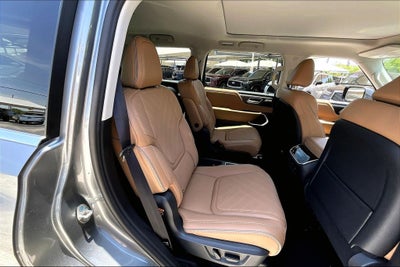 2027 INFINITI QX80 LUXE
