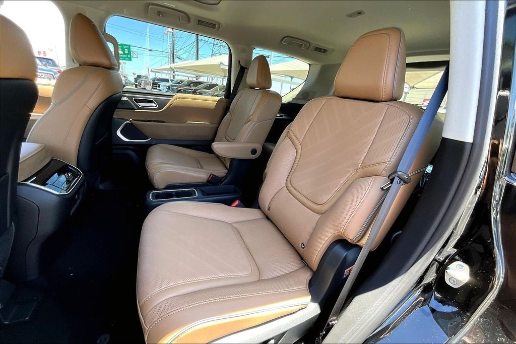 2026 INFINITI QX80 LUXE