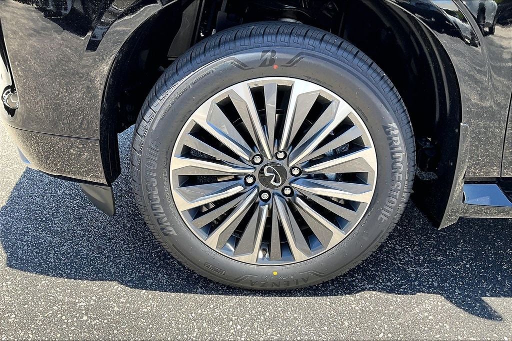 2026 INFINITI QX80 LUXE