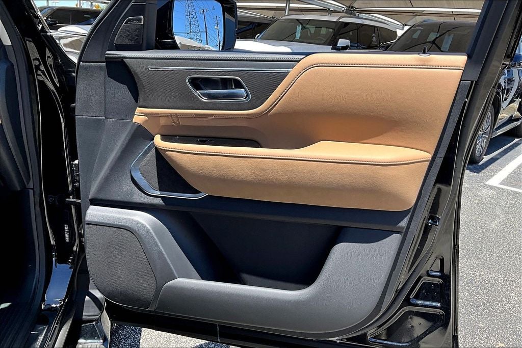 2026 INFINITI QX80 LUXE