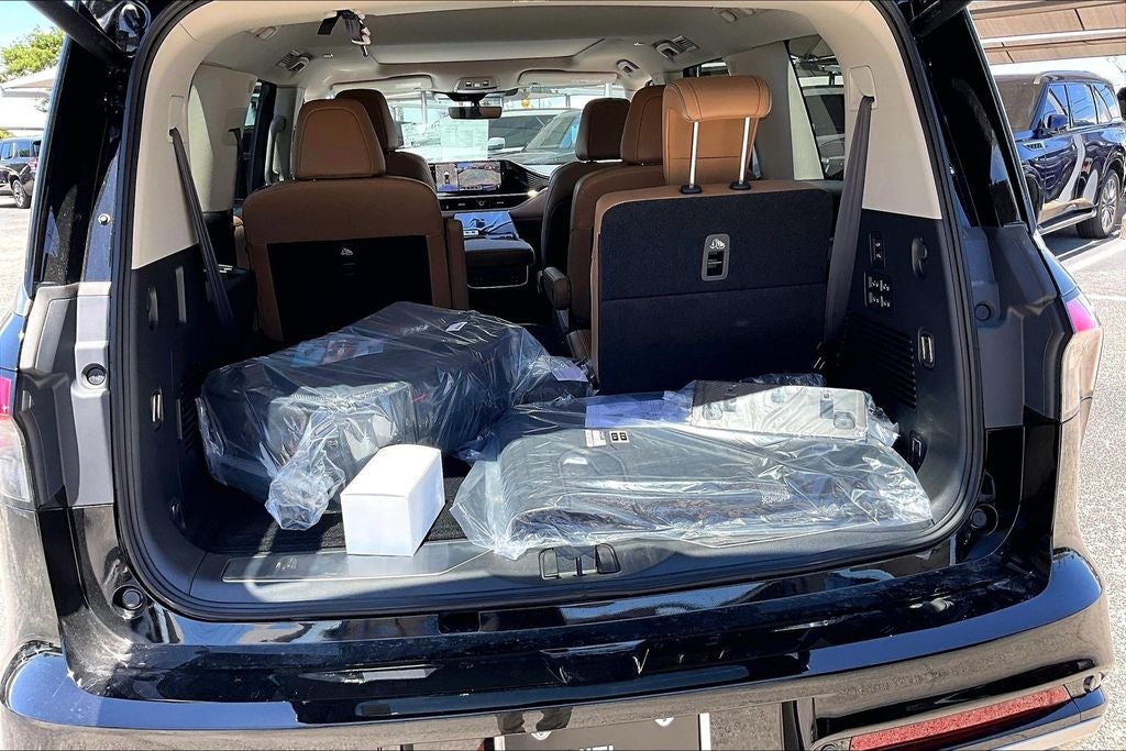 2026 INFINITI QX80 LUXE