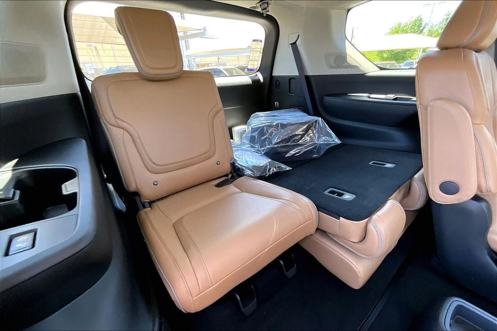 2026 INFINITI QX80 LUXE
