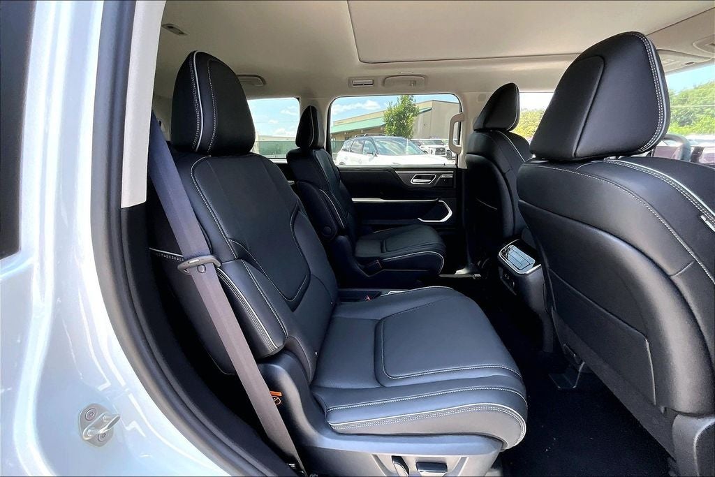 2027 INFINITI QX80 LUXE