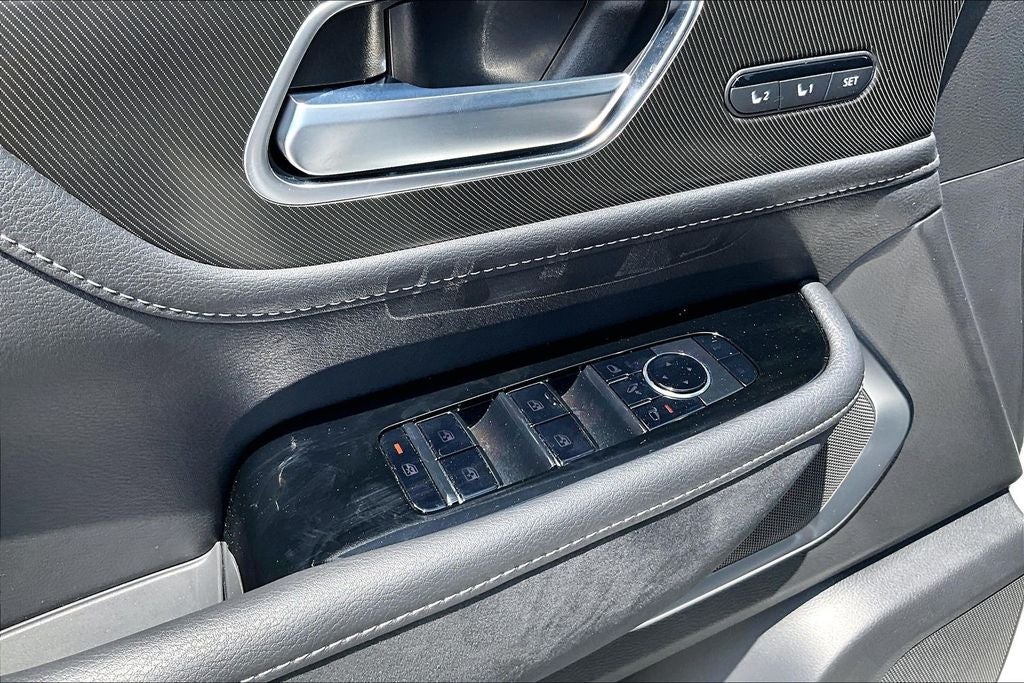 2027 INFINITI QX80 LUXE