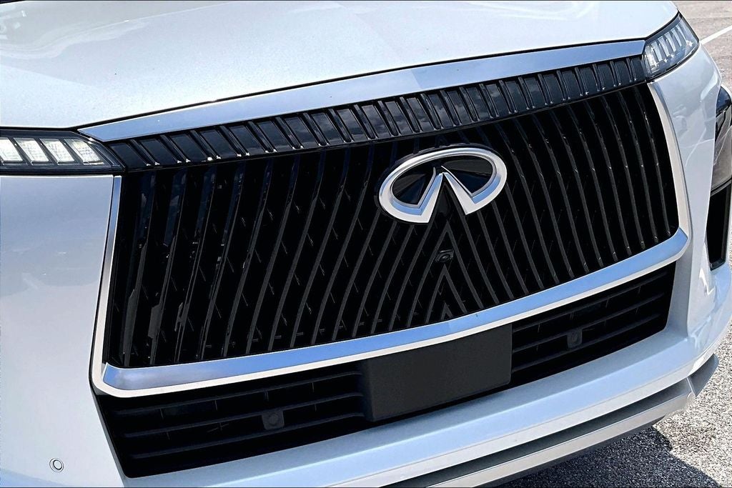 2027 INFINITI QX80 LUXE