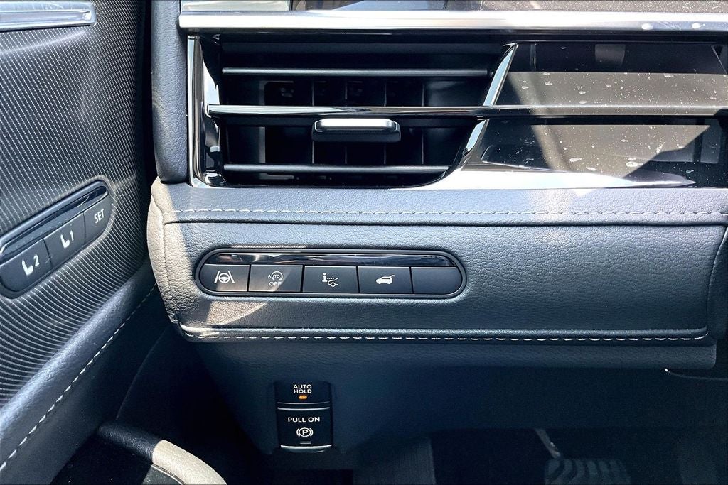2027 INFINITI QX80 LUXE