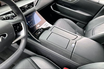 2025 INFINITI QX80 LUXE