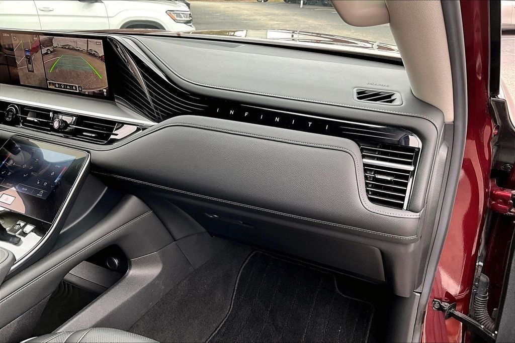 2025 INFINITI QX80 LUXE