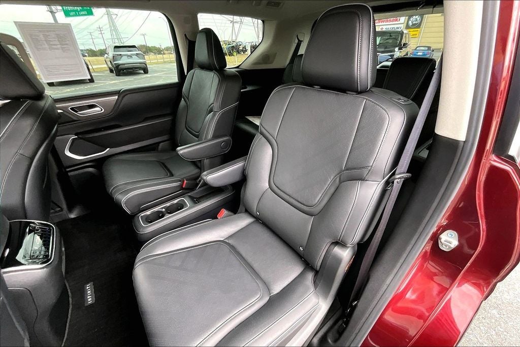 2025 INFINITI QX80 LUXE