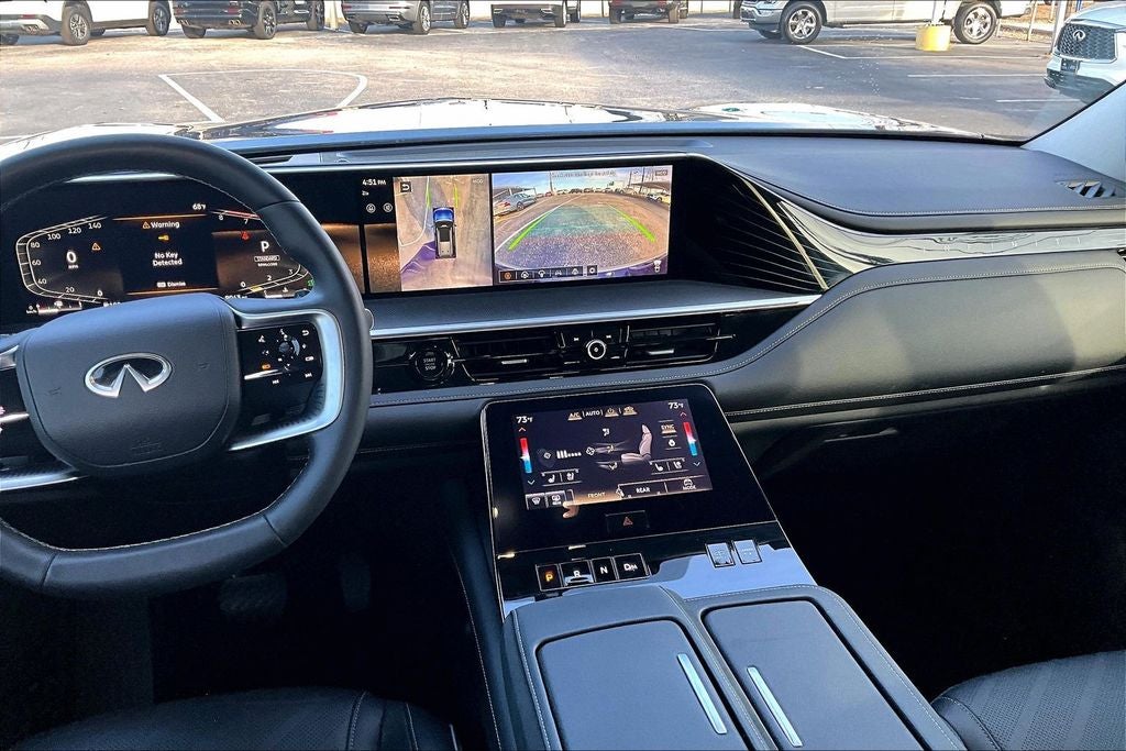 2025 INFINITI QX80 LUXE