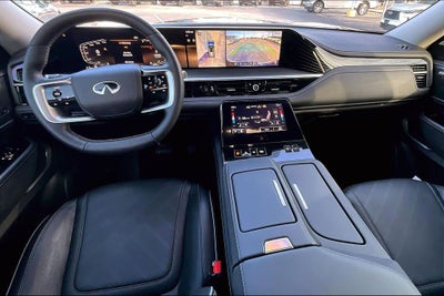 2025 INFINITI QX80 LUXE