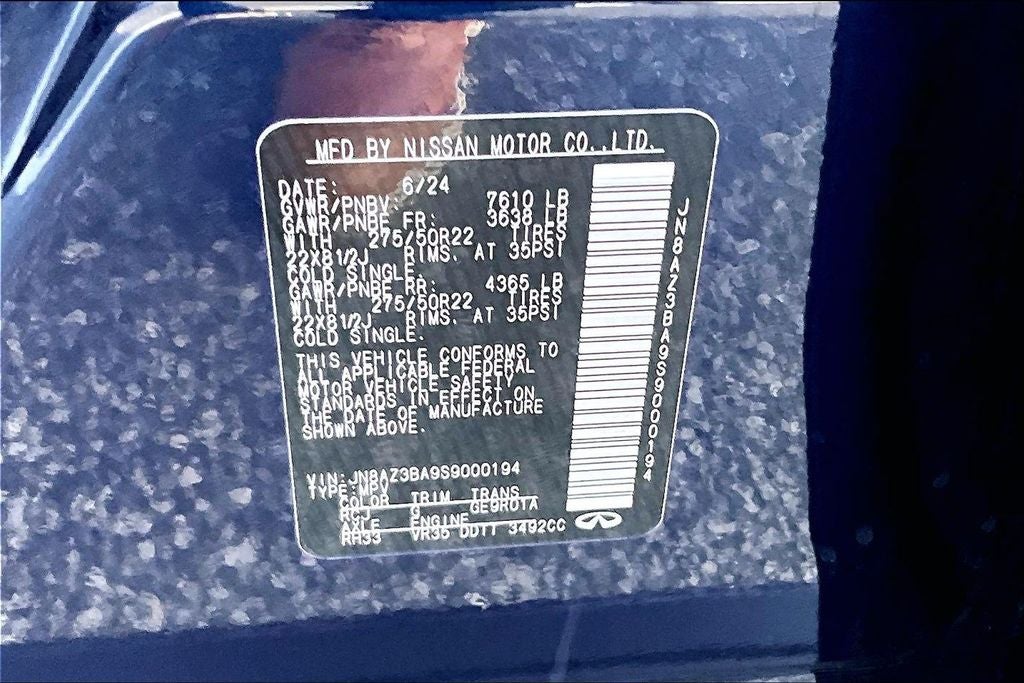 2025 INFINITI QX80 LUXE