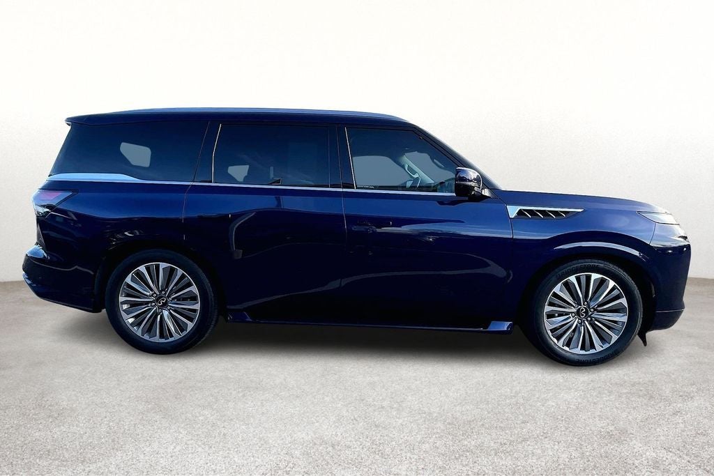 2025 INFINITI QX80 LUXE