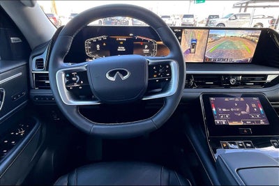 2025 INFINITI QX80 LUXE