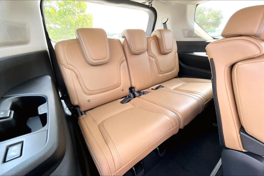 2027 INFINITI QX80 LUXE
