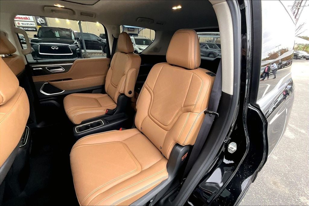 2026 INFINITI QX80 LUXE