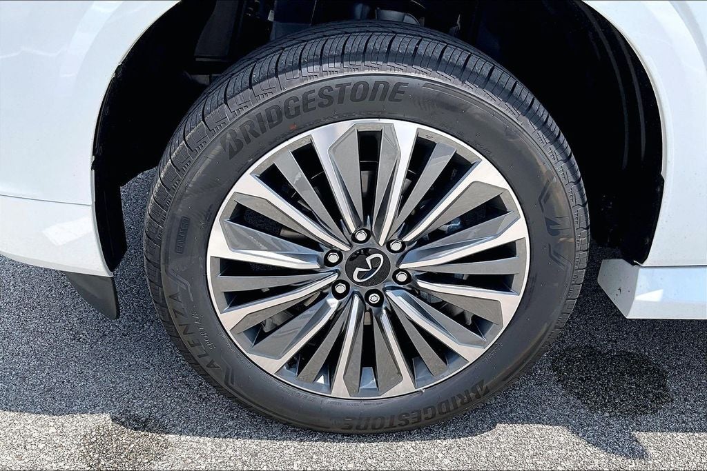 2027 INFINITI QX80 LUXE