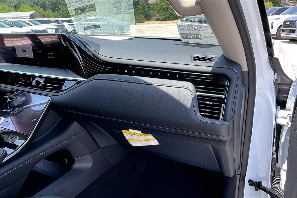 2027 INFINITI QX80 LUXE