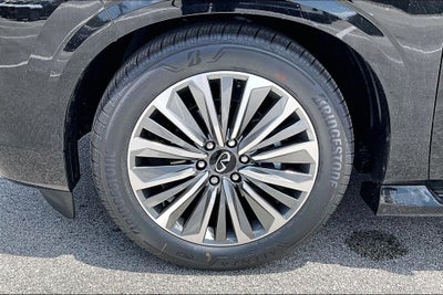 2027 INFINITI QX80 LUXE
