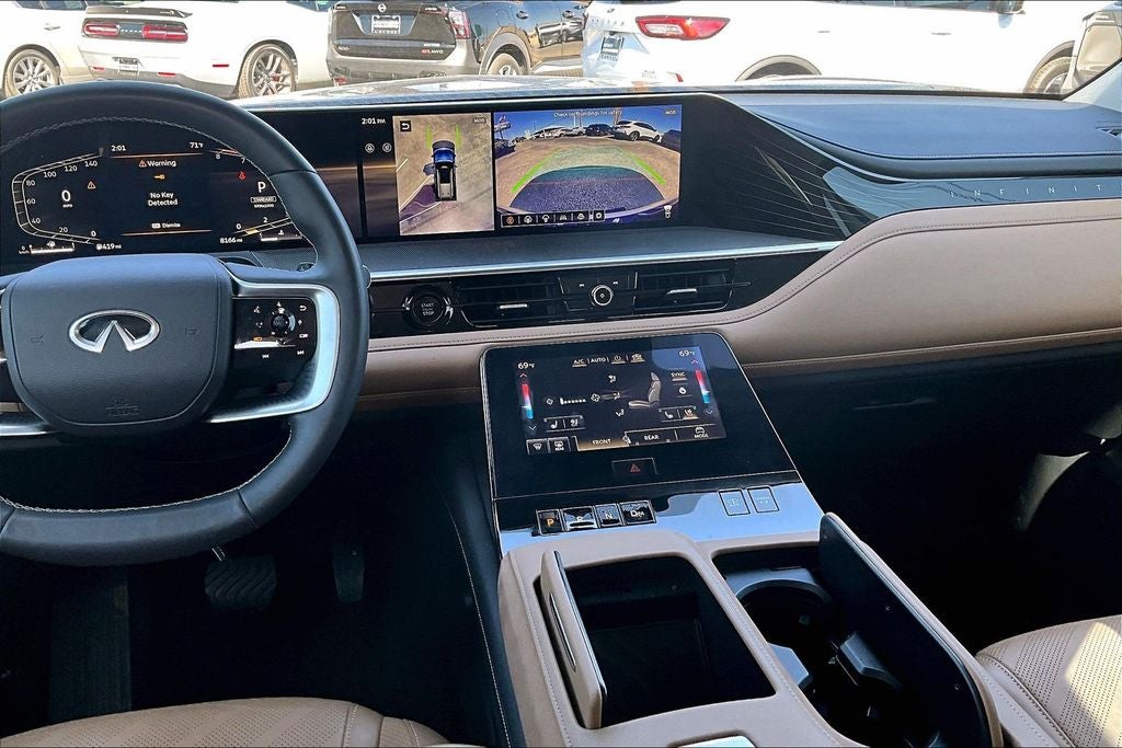 2025 INFINITI QX80 LUXE