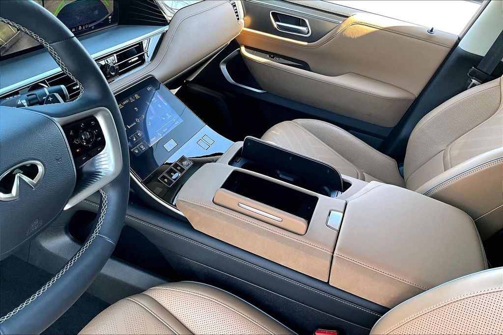 2025 INFINITI QX80 LUXE
