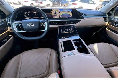 2025 INFINITI QX80 LUXE