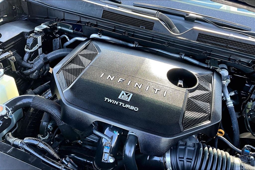 2025 INFINITI QX80 LUXE