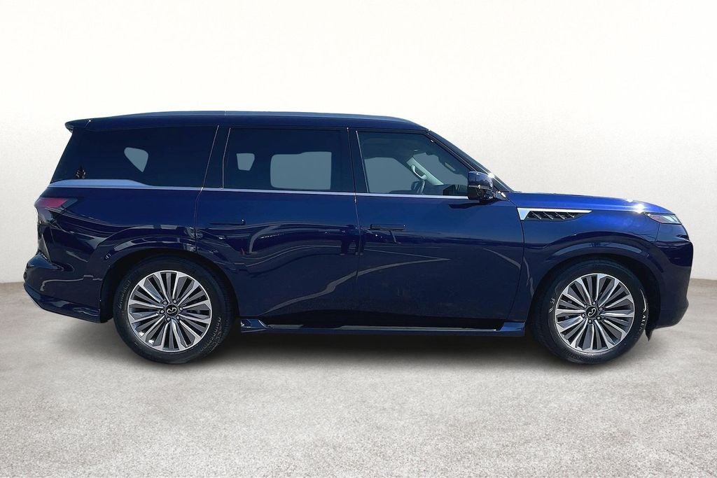 2025 INFINITI QX80 LUXE