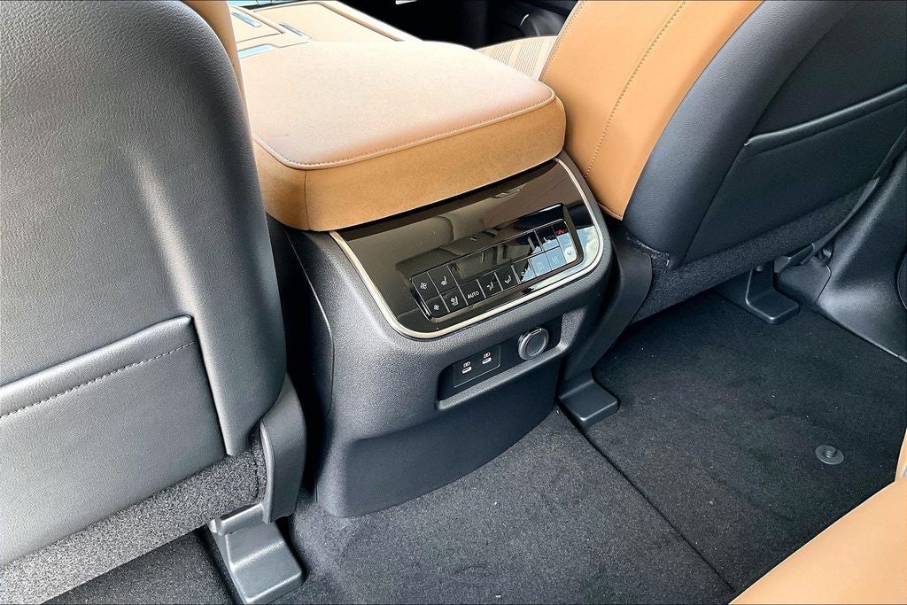 2027 INFINITI QX80 LUXE