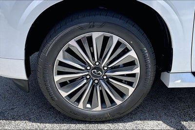 2027 INFINITI QX80 LUXE