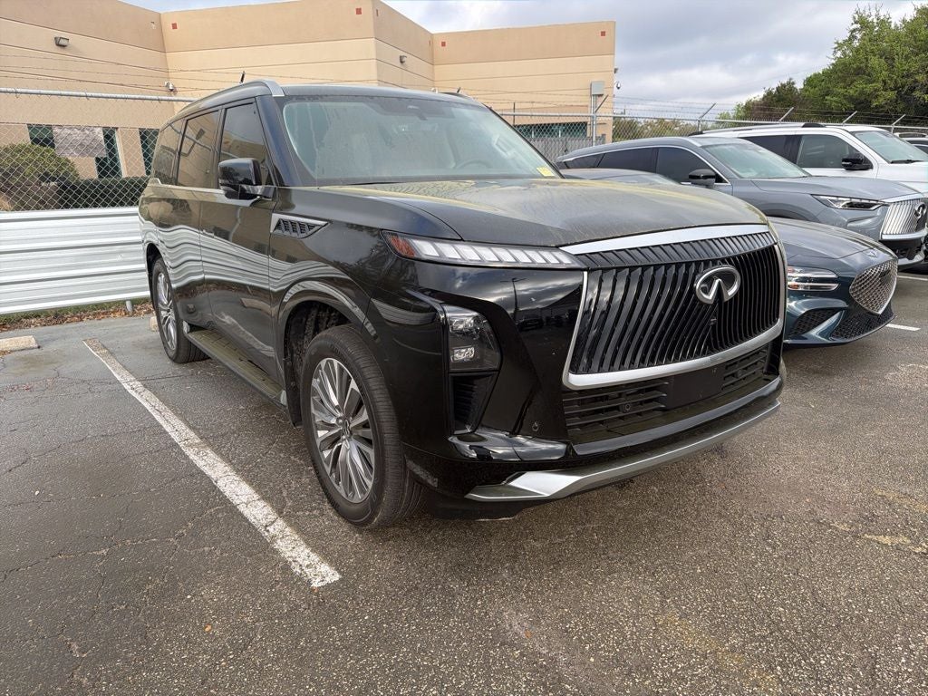 2025 INFINITI QX80 LUXE