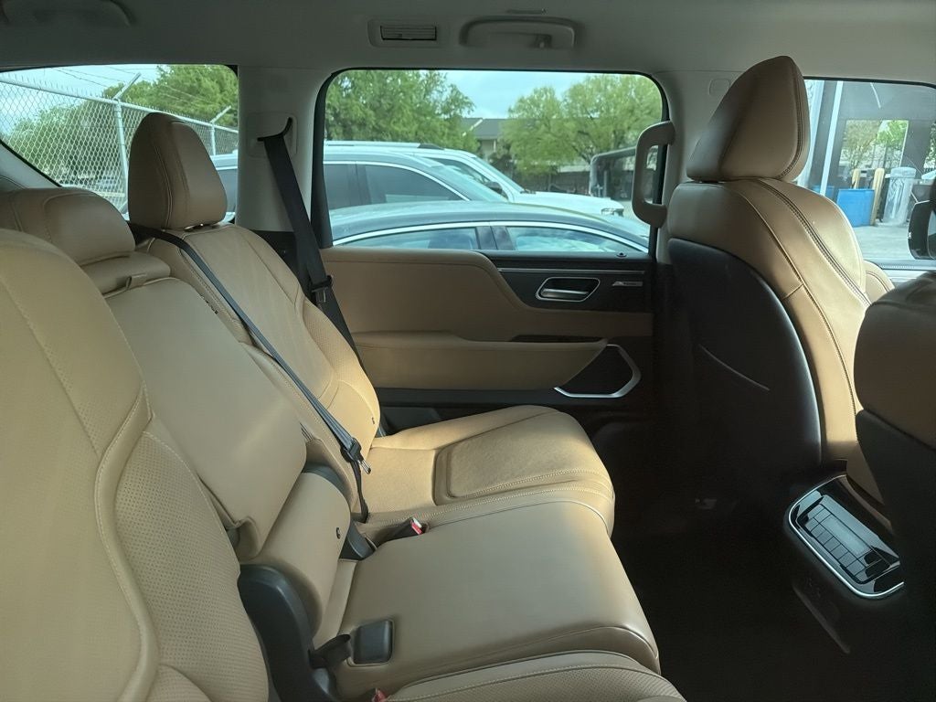 2025 INFINITI QX80 LUXE