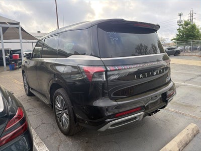2025 INFINITI QX80 LUXE