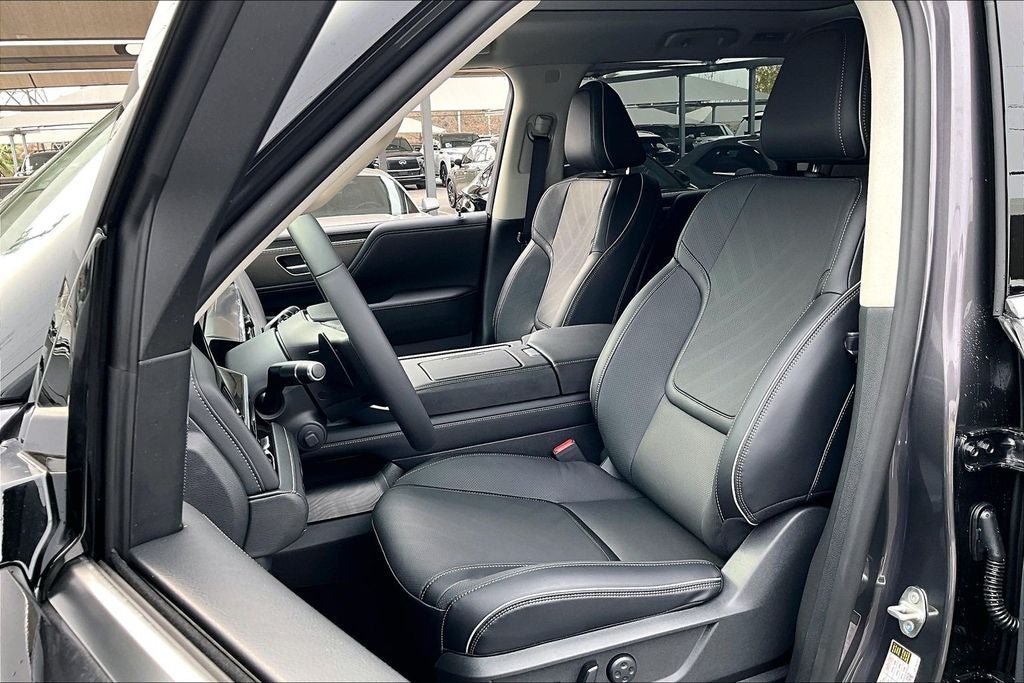 2026 INFINITI QX80 LUXE