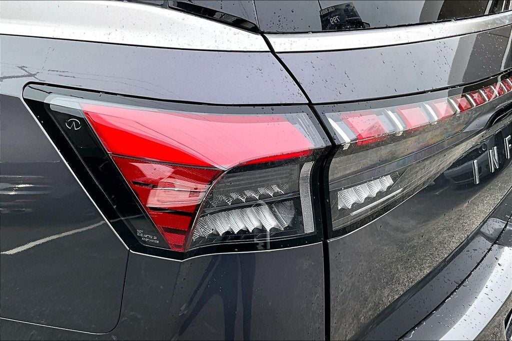 2026 INFINITI QX80 LUXE