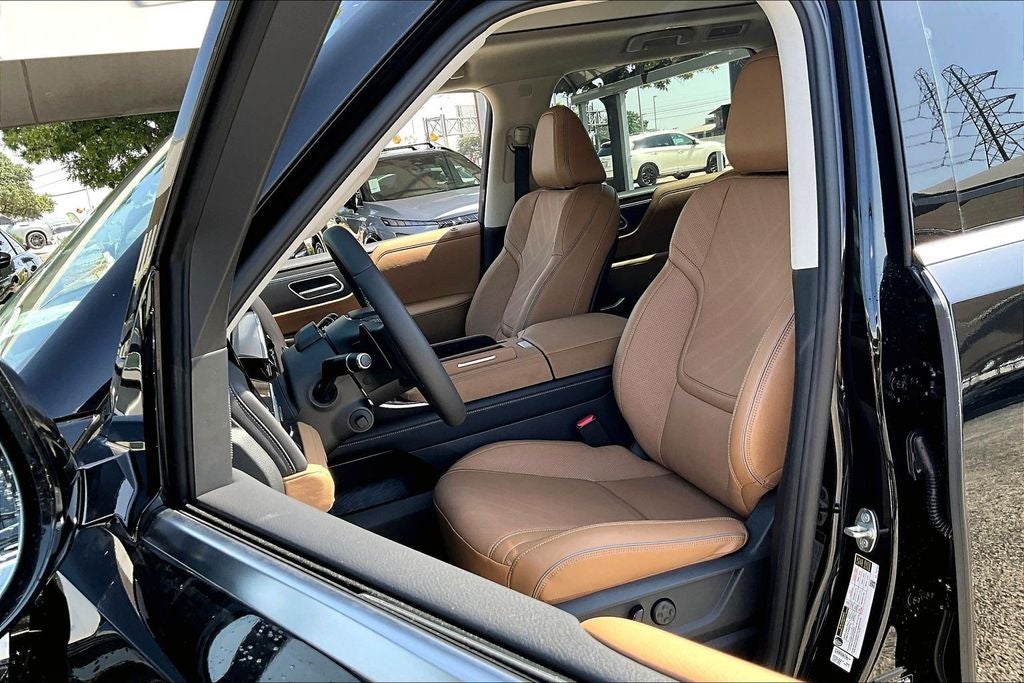 2027 INFINITI QX80 LUXE
