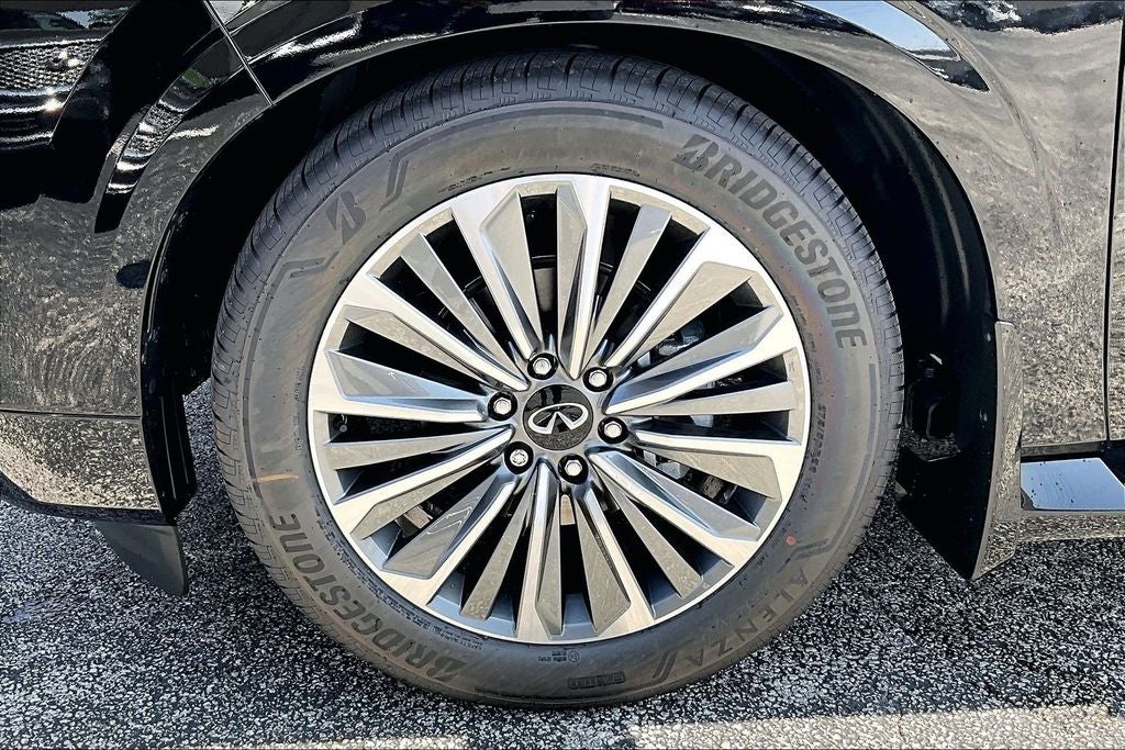 2027 INFINITI QX80 LUXE