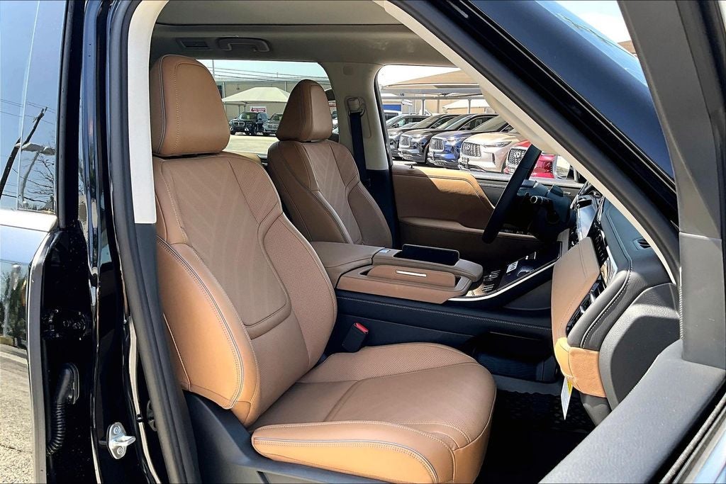 2027 INFINITI QX80 LUXE