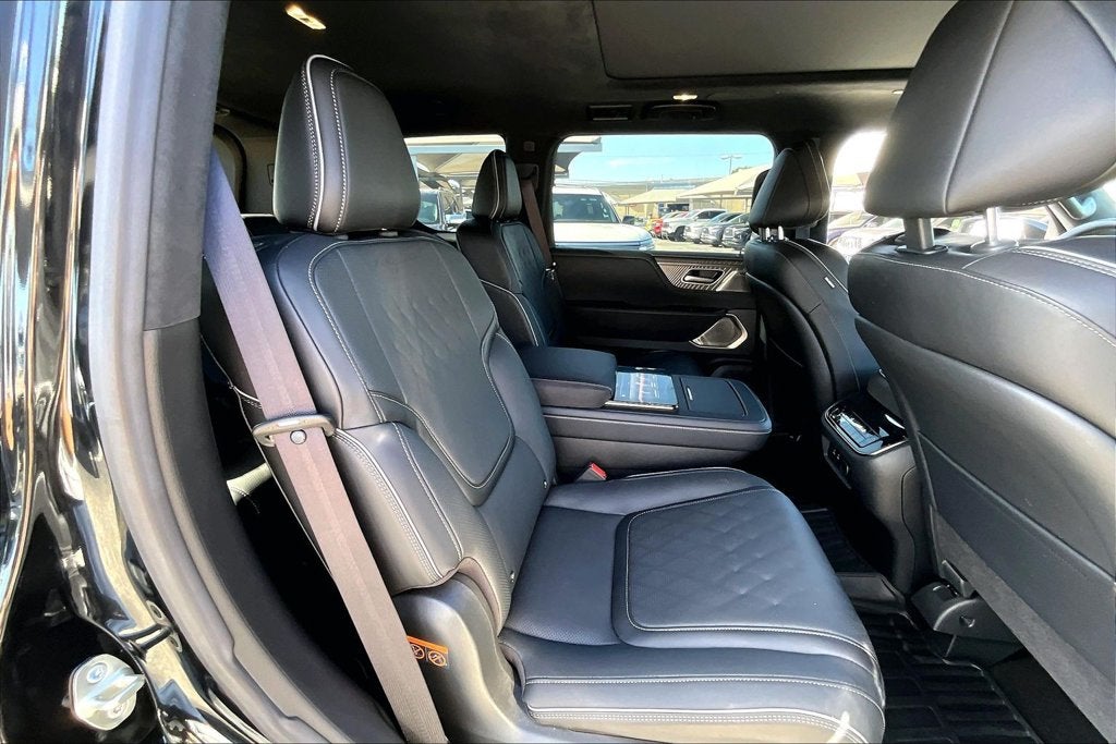 2027 INFINITI QX80 AUTOGRAPH