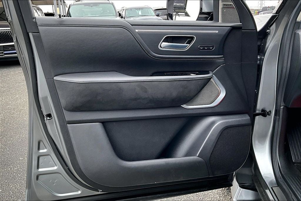 2025 INFINITI QX80 SENSORY