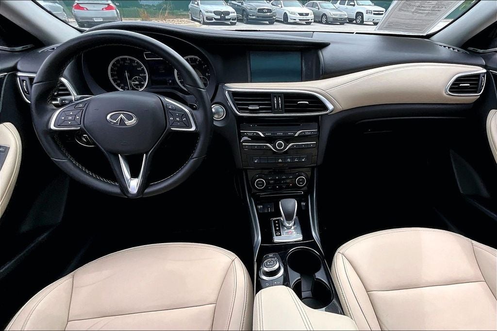 2018 INFINITI QX30 Premium