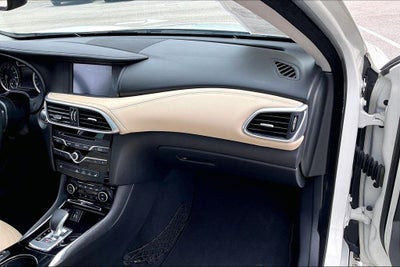 2018 INFINITI QX30 Premium