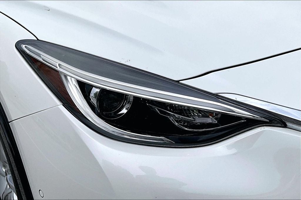 2018 INFINITI QX30 Premium